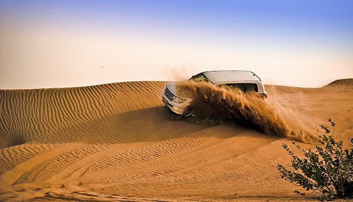 Dubai desierto dune bashing